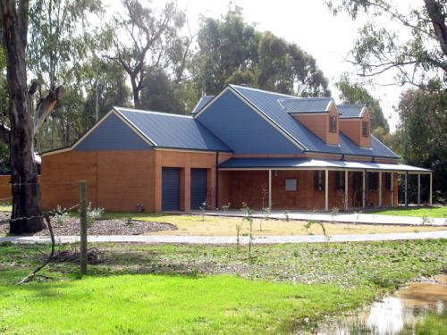 Rammed Earth Home by Riverina Rammed Earth